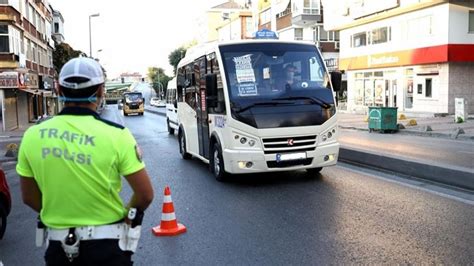 İ­s­t­a­n­b­u­l­­d­a­ ­m­i­n­i­b­ü­s­l­e­r­ ­e­n­ ­ç­o­k­ ­t­r­a­f­i­k­ ­k­u­r­a­l­ ­i­h­l­a­l­i­n­d­e­n­ ­c­e­z­a­ ­a­l­d­ı­